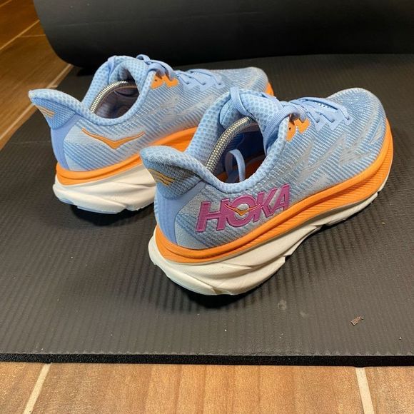 HOKA ONE ONE CLIFTON 9 - Women’s Running Shoes - SIZE 9B - Picture 4 of 11